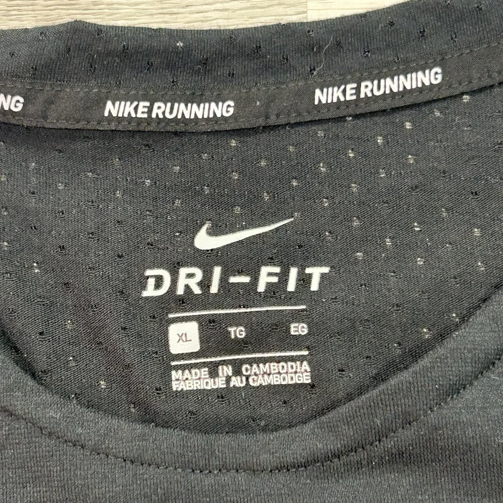 Nike Dri-FIT Running Shirt Mens XL Black Short Sleeve Performance Top CT7749-010